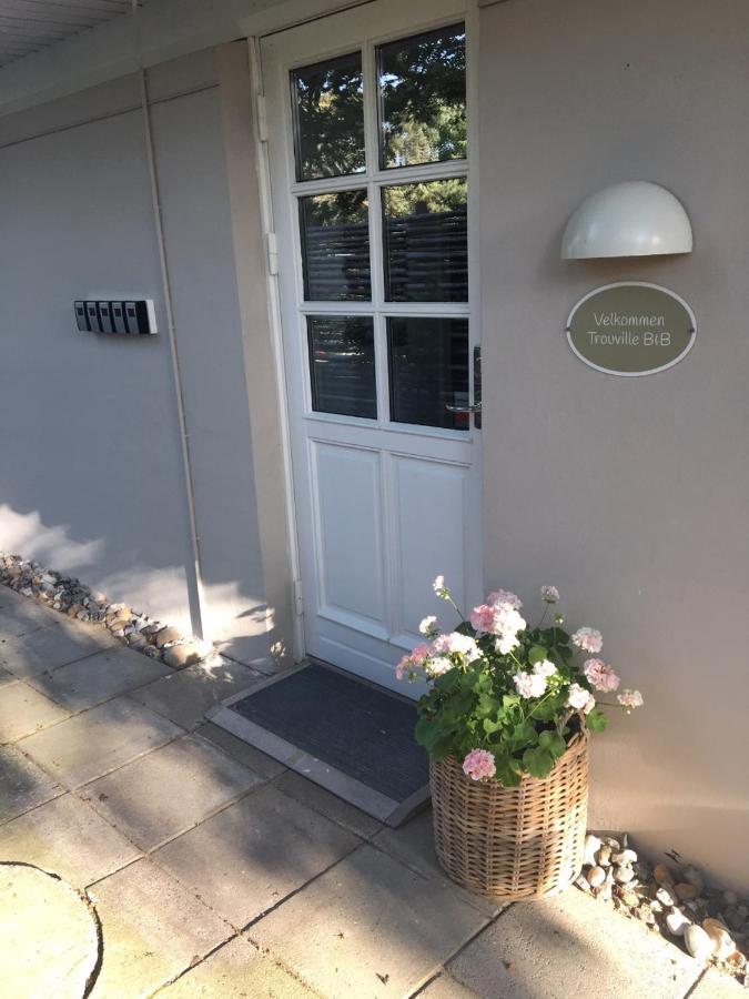 Trouville Bed & Breakfast Hornbaek Ngoại thất bức ảnh