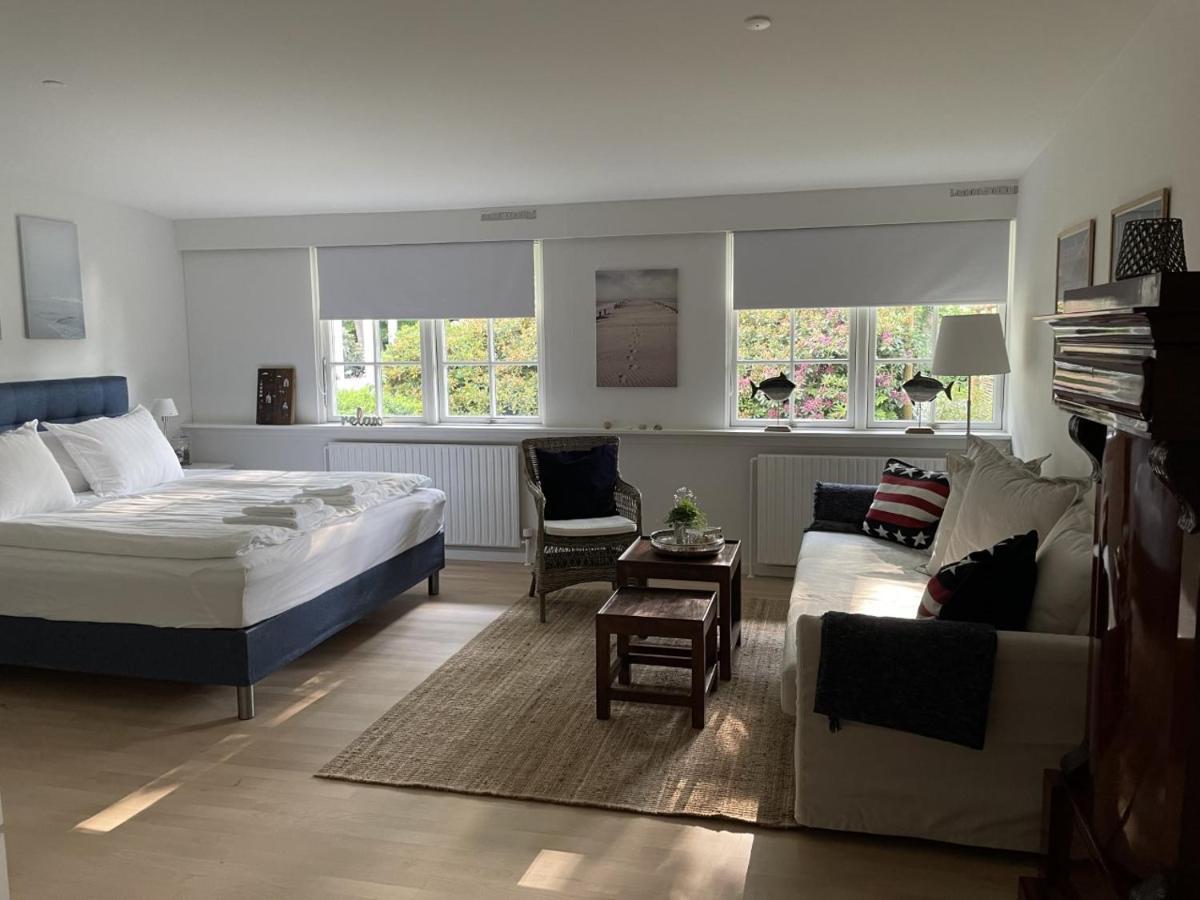 Trouville Bed & Breakfast Hornbaek Ngoại thất bức ảnh